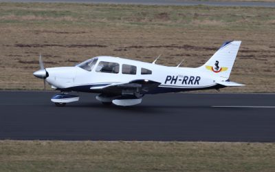 Piper van Vliegclub Twente crasht tijdens landing