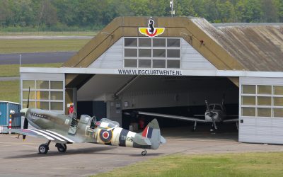 Zeldzame Spitfire oefent vanaf Twente Airport