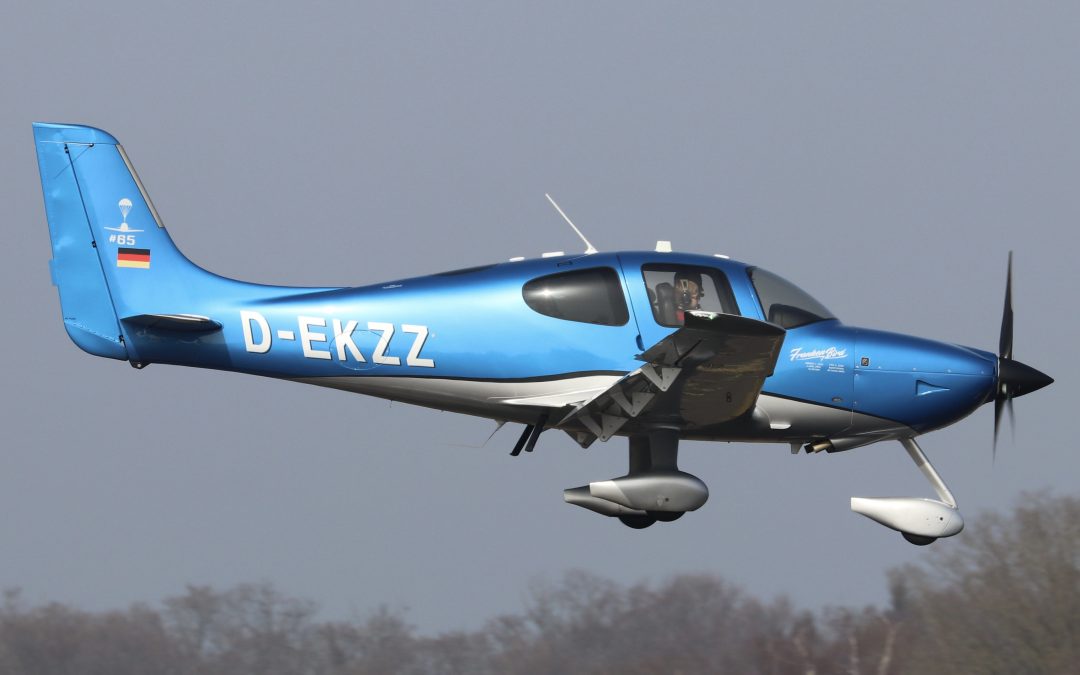 Bijzondere Cirrus op bezoek op Twente Airport