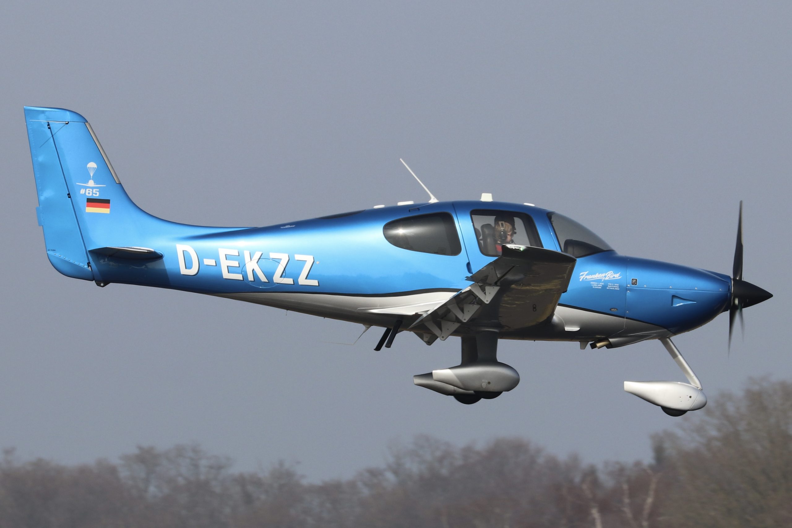 Bijzondere Cirrus op bezoek op Twente Airport