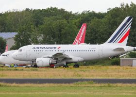 LZ-DCL, F-GUGJ - B738, A318 - Corendon Airlines, Air France - © Tim Volmer